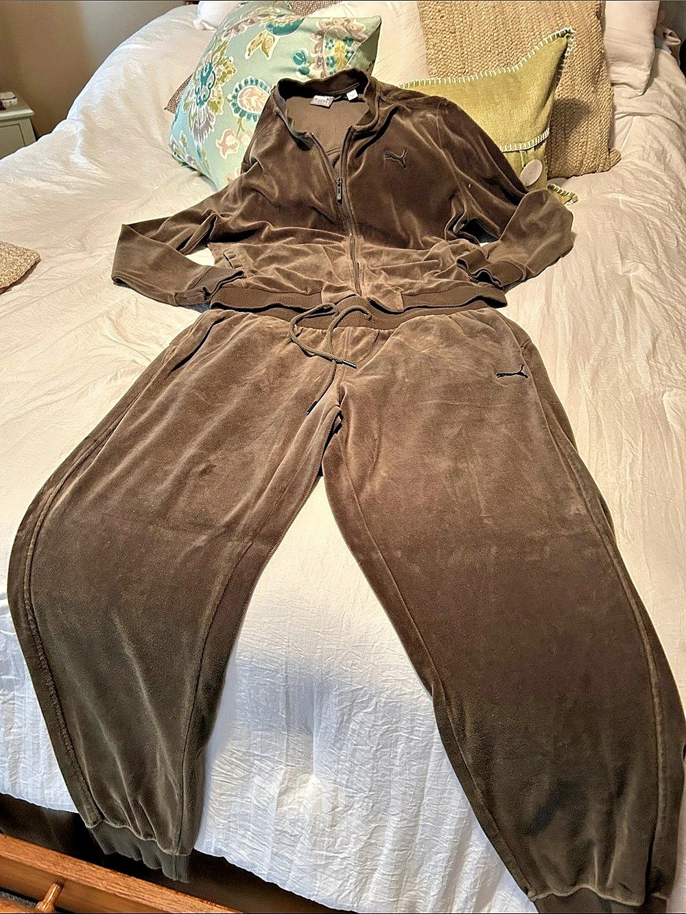 Puma Velour Tracksuit Set olive Size XL (fit more consistent with M-L